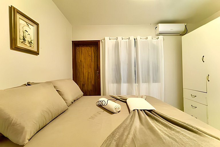 Casa c/Piscina e Churrasq. Privativa 400m da Praia