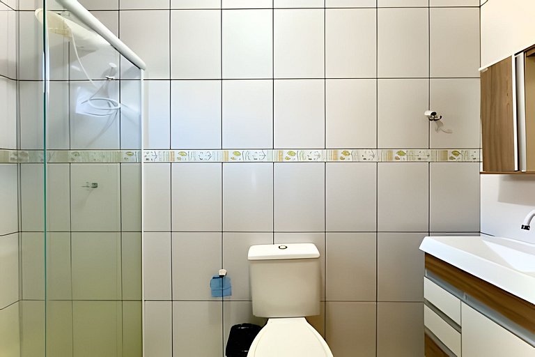 Casa c/Piscina e Churrasq. Privativa 400m da Praia