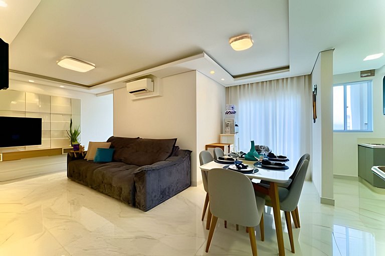 Apto a 150m da PRAIA Churrasq. c/ Piscina Ar Wi-Fi