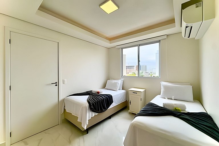 Apto a 150m da PRAIA Churrasq. c/ Piscina Ar Wi-Fi