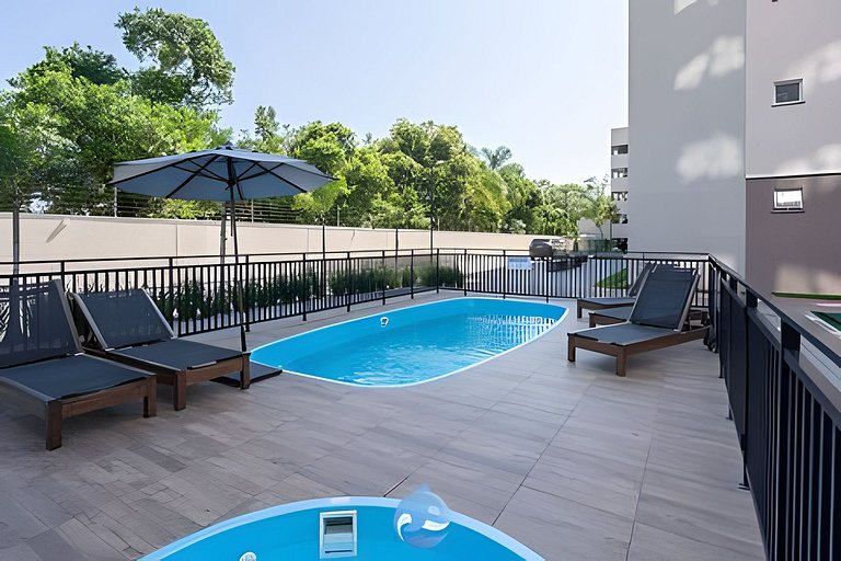 Apto a 150m da PRAIA Churrasq. c/ Piscina Ar Wi-Fi