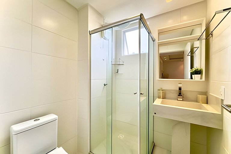 Apto a 150m da PRAIA Churrasq. c/ Piscina Ar Wi-Fi