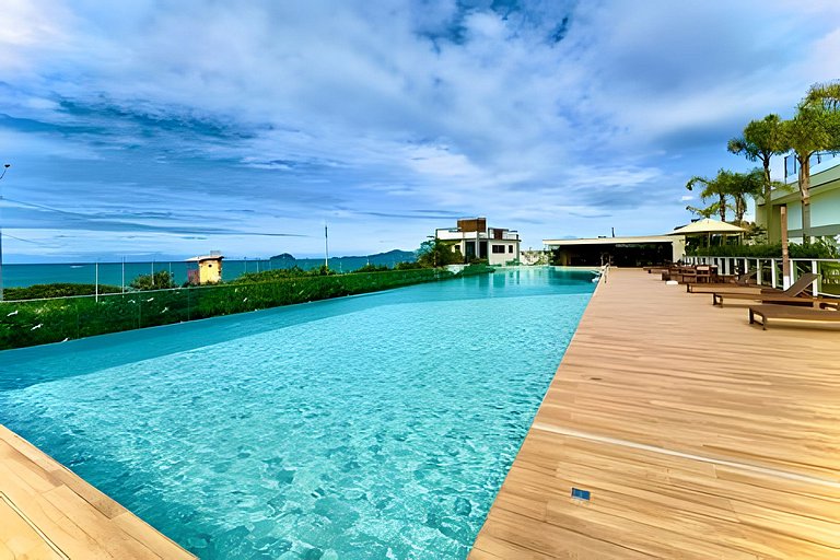 Home Club Pé na Areia • Lazer Completo em Piçarras