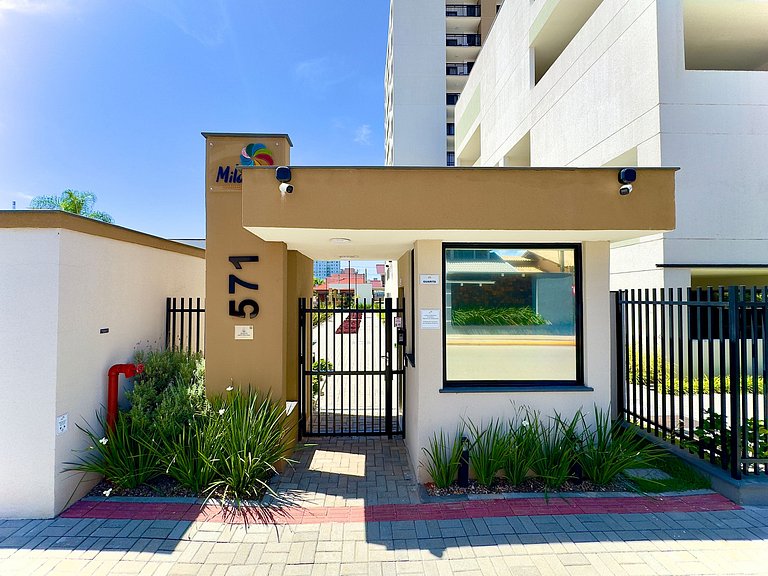 A 500m da Praia | Apto com Ar, Piscina e Churrasq.