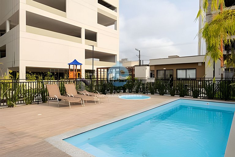 A 500m da Praia | Apto com Ar, Piscina e Churrasq.