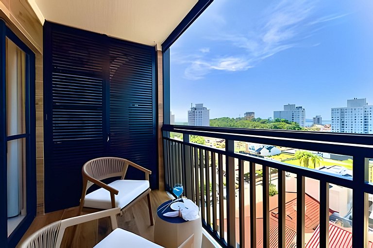 A 500m da Praia | Apto com Ar, Piscina e Churrasq.