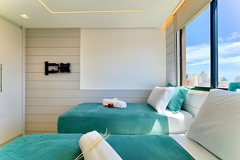 A 500m da Praia | Apto com Ar, Piscina e Churrasq.