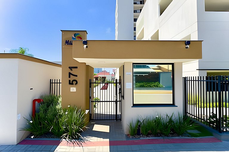 A 500m da Praia | Apto com Ar, Piscina e Churrasq.