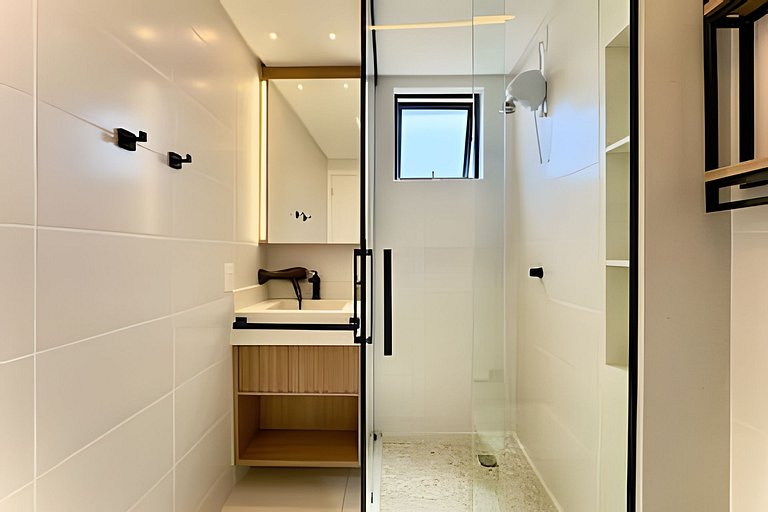 A 500m da Praia | Apto com Ar, Piscina e Churrasq.