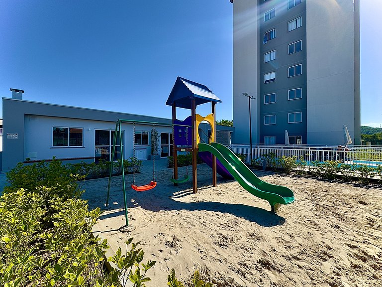 A 750m da Praia | Apto com Ar, Piscina e Churrasq.