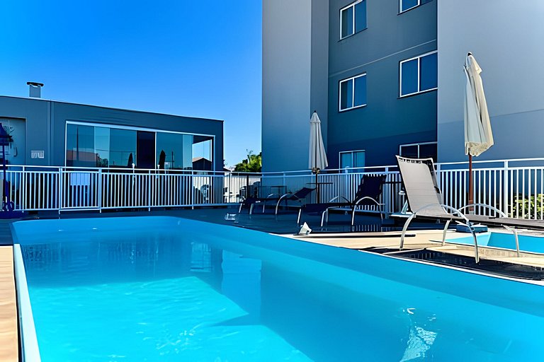 A 750m da Praia | Apto com Ar, Piscina e Churrasq.