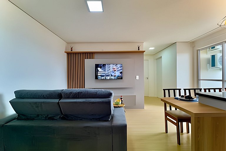 A 750m da Praia | Apto com Ar, Piscina e Churrasq.