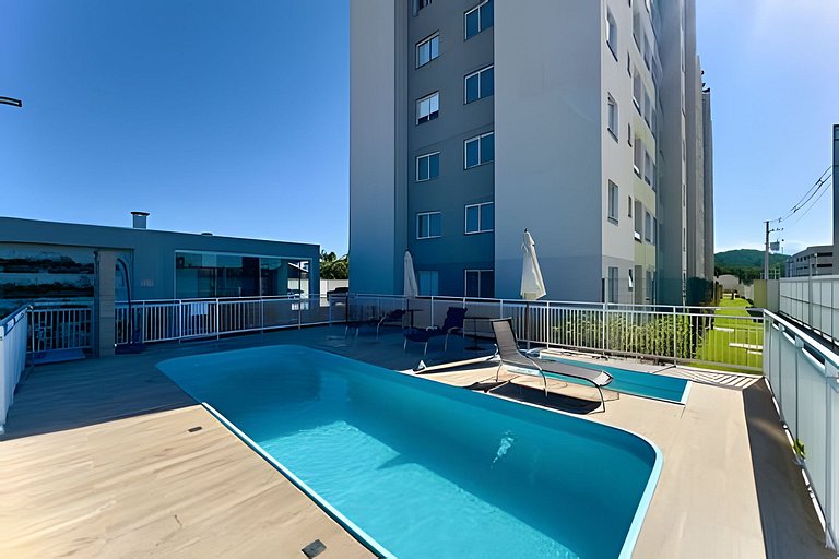 A 750m da Praia | Apto com Ar, Piscina e Churrasq.