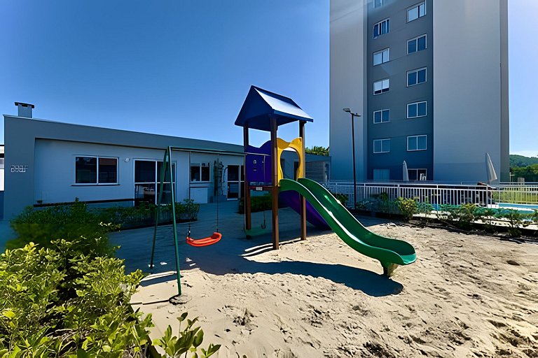 A 750m da Praia | Apto com Ar, Piscina e Churrasq.