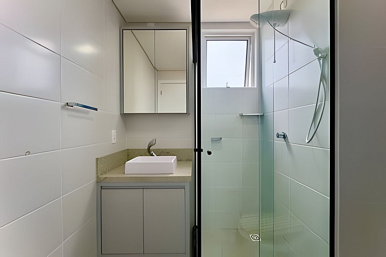 A 750m da Praia | Apto com Ar, Piscina e Churrasq.