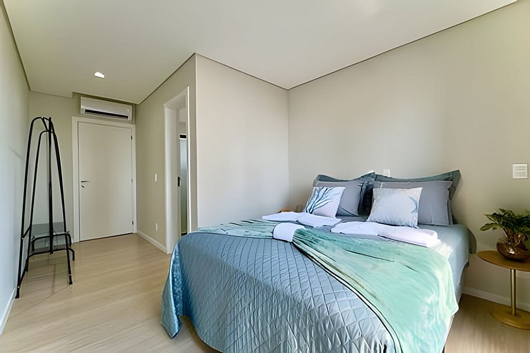 A 150m da PRAIA climatizado, Churrasq. e Wi-fi