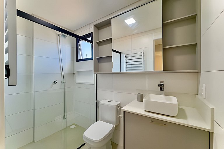 A 150m da PRAIA climatizado, Churrasq. e Wi-fi