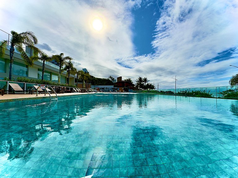 Pé na Areia em Cond. Resort Completo