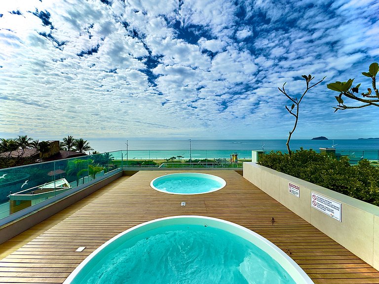 Apto Vista Mar Home Club Pé na Areia em Piçarras