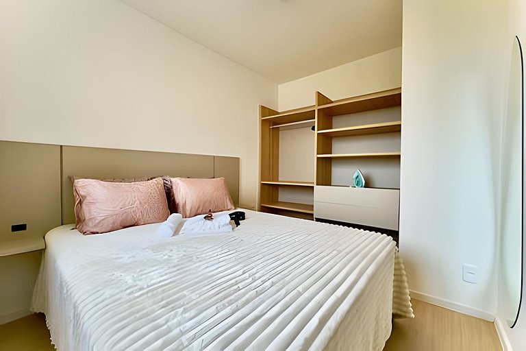 Apto c/Ar Condicionado Piscina Churrasqueira 705IB