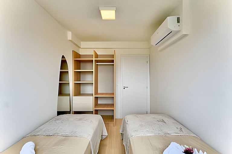 Apto c/Ar Condicionado Piscina Churrasqueira 705IB