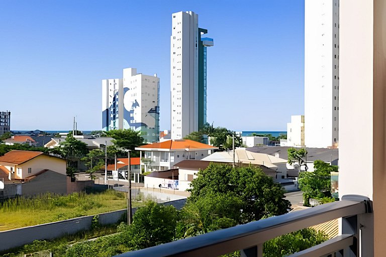 Apto a 150m da PRAIA Churrasq. c/ Piscina Ar Wi-Fi