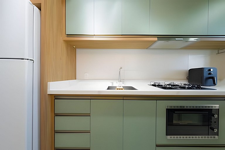 Apto a 150m da PRAIA Churrasq. c/ Piscina Ar Wi-Fi