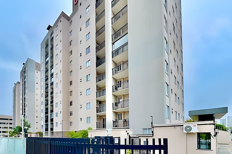 Apto a 150m da PRAIA Churrasq. c/ Piscina Ar Wi-Fi