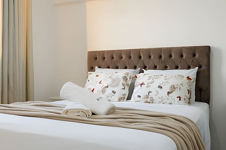 Apto a 150m da PRAIA Churrasq. c/ Piscina Ar Wi-Fi