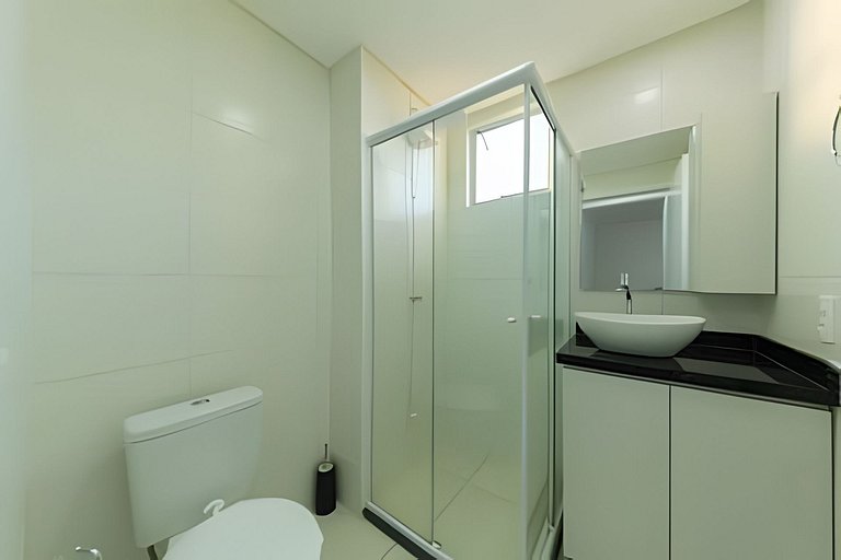 Apto a 150m da PRAIA Churrasq. c/ Piscina Ar Wi-Fi