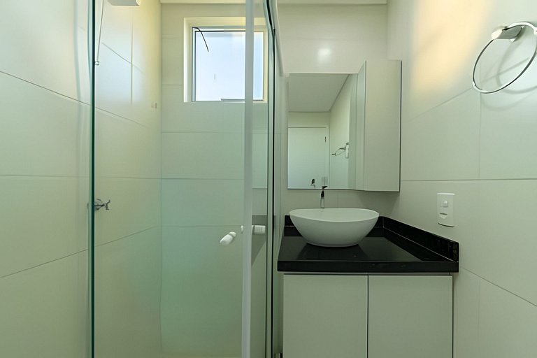 Apto a 150m da PRAIA Churrasq. c/ Piscina Ar Wi-Fi