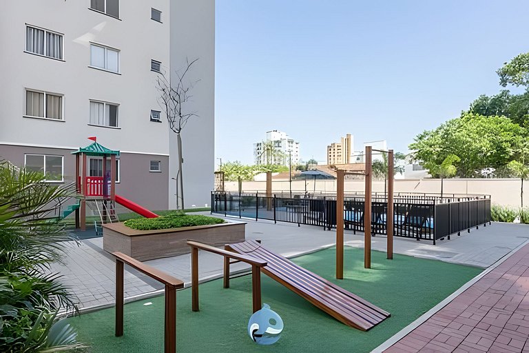 Apto a 150m da PRAIA Churrasq. c/ Piscina Ar Wi-Fi