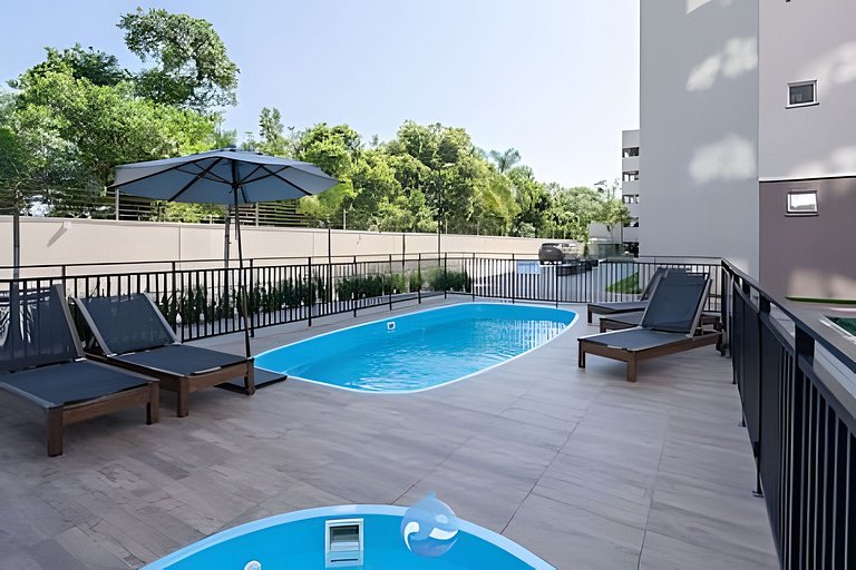 Apto a 150m da PRAIA Churrasq. c/ Piscina Ar Wi-Fi