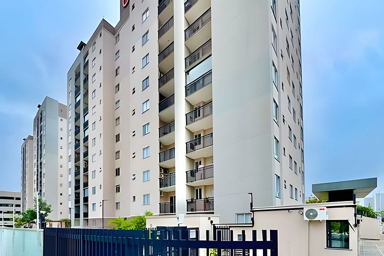 Apto a 150m da PRAIA Churrasq. c/ Piscina Ar Wi-Fi