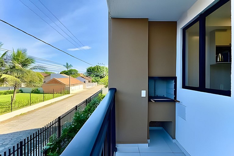 Apto c/ Piscina e Churrasqueira • 400m da Praia