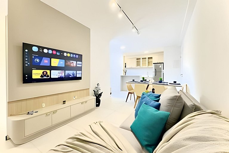 Apto c/ Piscina e Churrasqueira • 400m da Praia