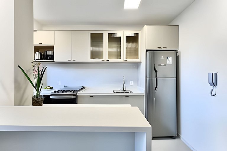 Apto c/ Piscina e Churrasqueira • 400m da Praia