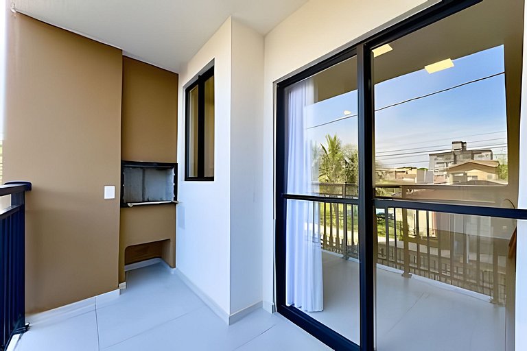 Apto c/ Piscina e Churrasqueira • 400m da Praia