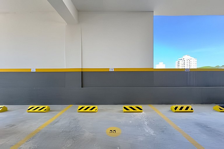 Apto c/ Piscina e Churrasqueira • 400m da Praia