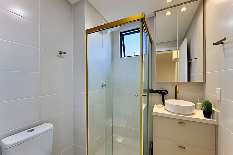 Apto c/ Piscina e Churrasqueira • 400m da Praia