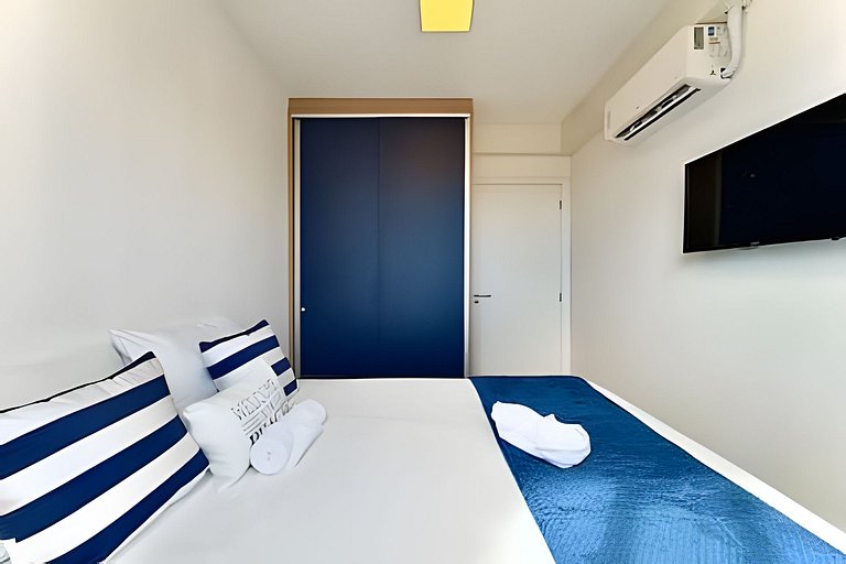 Apto c/ Ar, Piscina e Churrasqueira