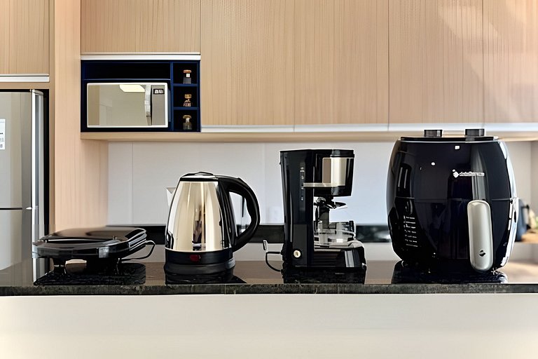 Apto c/ Ar, Piscina e Churrasqueira