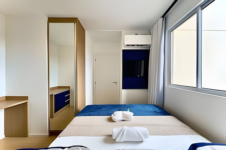 Apto c/ Ar, Piscina e Churrasqueira