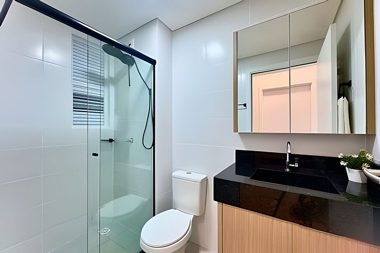 Apto c/ Ar, Piscina e Churrasqueira