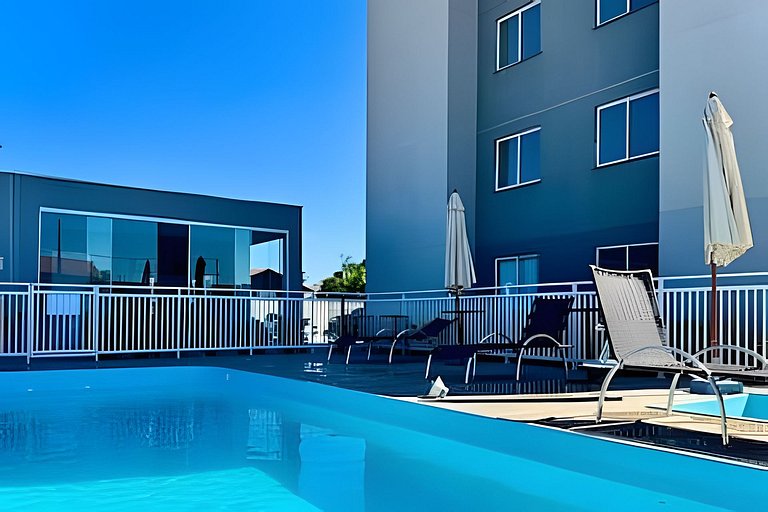 Apto c/ Ar, Piscina e Churrasqueira