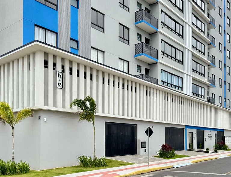 180m da praia | Apto central, amplo e moderno