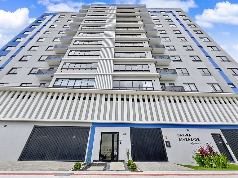 180m da praia | Apto central, amplo e moderno