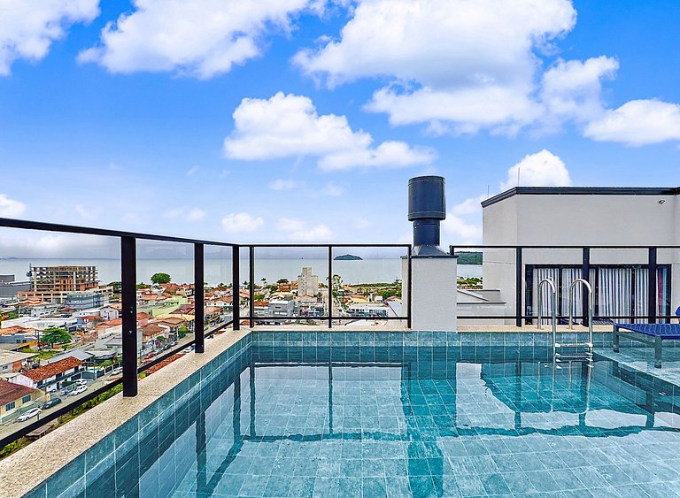 180m da praia | Apto central, amplo e moderno
