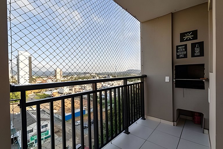 Apto c/ Piscina e Churrasqueira a 150 m da PRAIA