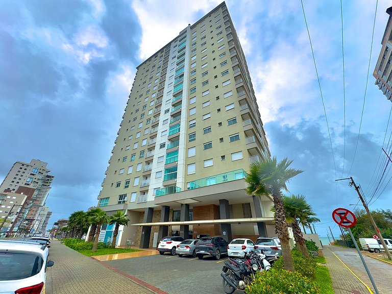 Apto com Sacada Gourmet e Vista Mar